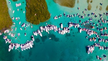 Venezuela is Under Attack! 27xJPEG, 13xAI