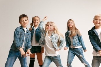 Group of Smiling Friends in Fashionable Jeans 25xJPEG