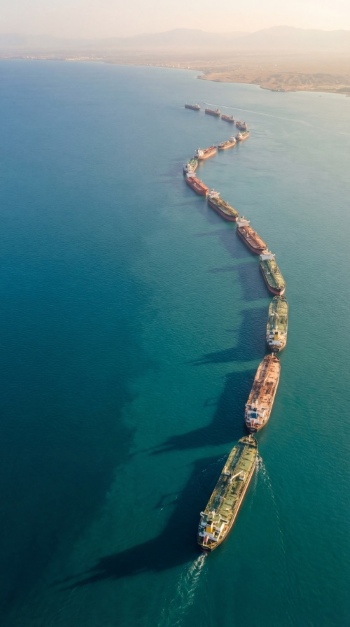 The Strait of Hormuz and The Oil Crisis 10xAI, 23xJPEG