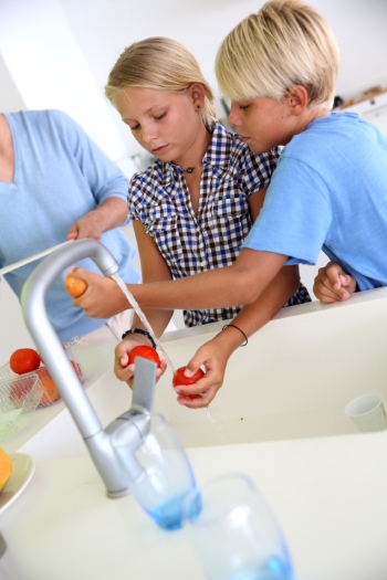 Children & Parents in the Countryside & on the Beach 25xJPG