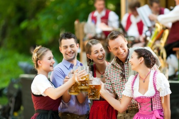 Oktoberfest Peoples on White 25xJPG
