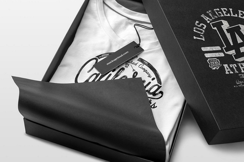 T-Shit Packaging Mockup Scene 10