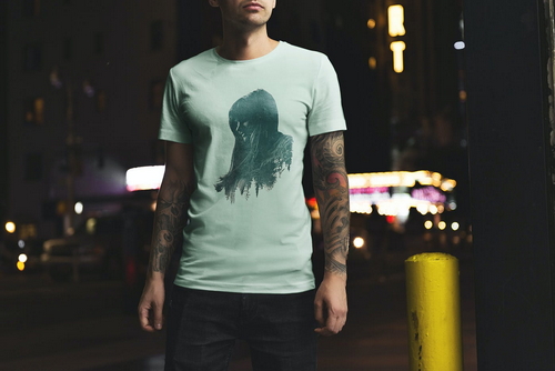 T-Shirt Mockup Male Model New York Scene 08