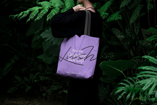 Tote Bag Mockup Scene / Lush Series 01