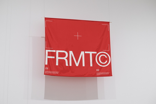 Format B2 Signage Flag Mockup Scene 06