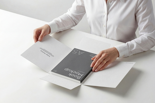 Book Folder Mockup / Deckle Series 01