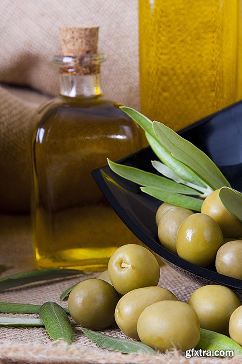 Olive oil and olives, 2 - PhotoStock