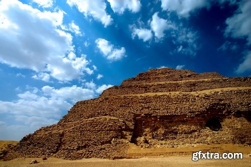 Collection of different pyramids from around the world 5 UHQ Jpeg