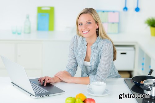 Internet &amp; e-Commerce 25xJPG