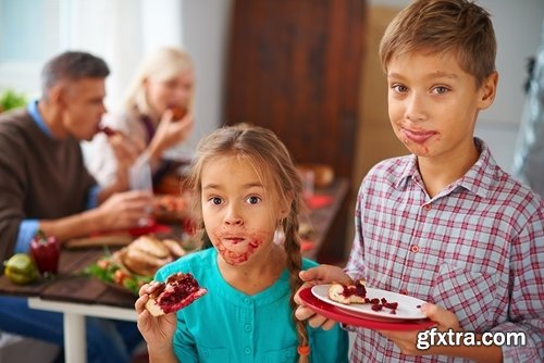 Collection children child eat a variety of foods a child a family dinner 25 HQ Jpeg