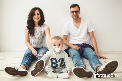 Photo shoot of a young family