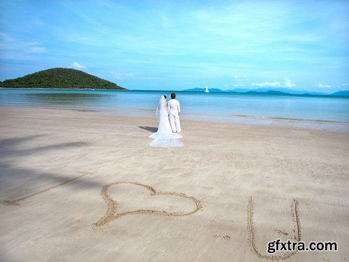 Just married on the island-5xJPEGs