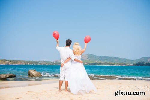 Just married on the island-5xJPEGs