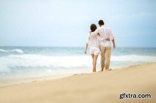 Couple on the beach-5xUHQ JPEG