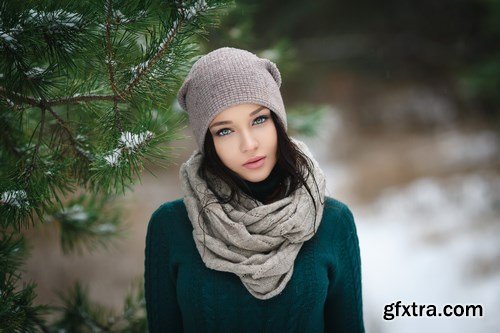 Beautiful young woman in wintertime outdoor - 11xUHQ JPEG Photo Stock