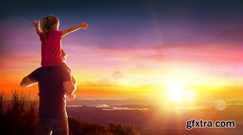 Happy Family Mom Dad Children Joy Holidays 25xJPG Happy Family Mom Dad Children Joy Holidays 25xJPG