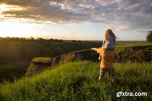 Happy Family Mom Dad Children Joy Holidays 25xJPG Happy Family Mom Dad Children Joy Holidays 25xJPG