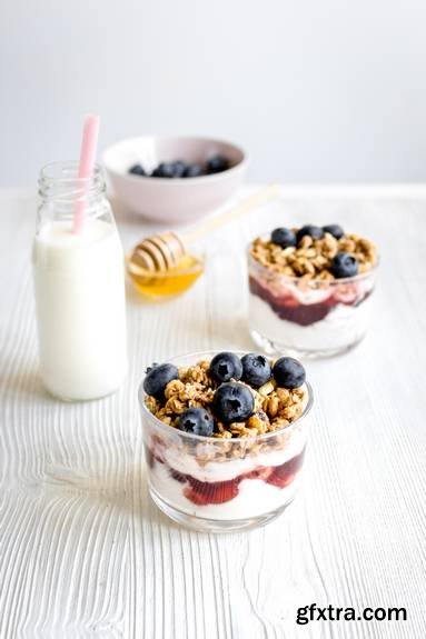 Morning Granola with Yogurt and Berries