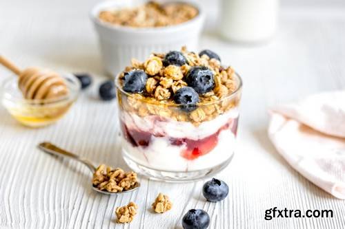 Morning Granola with Yogurt and Berries