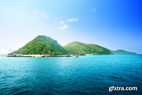 Island in an ocean of tropical forest Palm Beach Resort Sea 25 HQ Jpeg