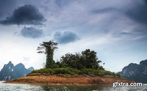 Island in an ocean of tropical forest Palm Beach Resort Sea 25 HQ Jpeg
