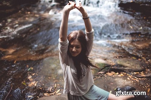 Julia Trotti The Essentials Kit: Direct Light LR Presets