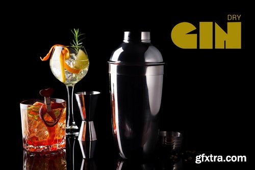 CM - Lococo Font Family 3712820