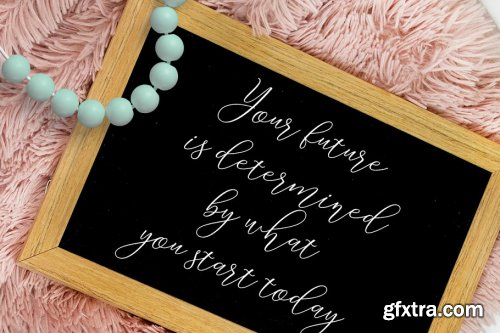 CreativeMarket - Malisara Script 3677985