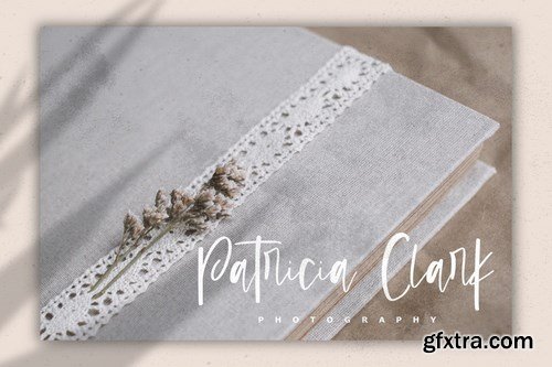 De Akhar - The Handbrush Lettering Font De Akhar - The Handbrush Lettering Font