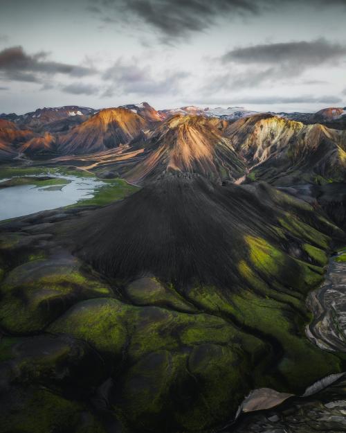 Aerial view of volcanic in Iceland - 1227148