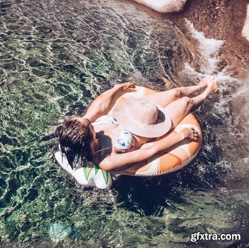 CreativeMarket - BRIGHT SUMMERS MOBILE LR PRESET 5931683