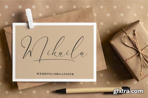 Falminga Charia Beautiful Script Font