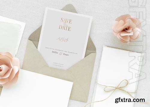 PSD wedding card template mockup with pink roses PSD wedding card template mockup with pink roses