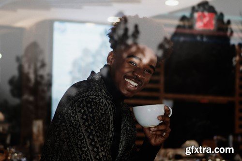 Window Reflection Photo Effect XQ7M99G Window Reflection Photo Effect XQ7M99G