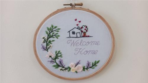 Udemy - Hand Embroidery: DIY Embroidery hoop