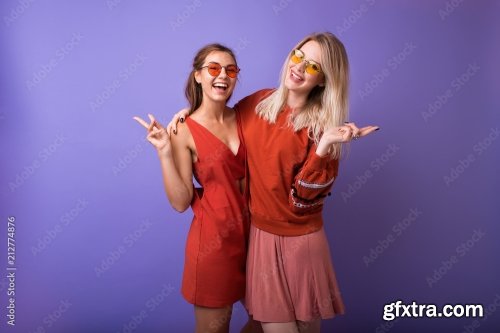 Two Young Women 6xJPEG
