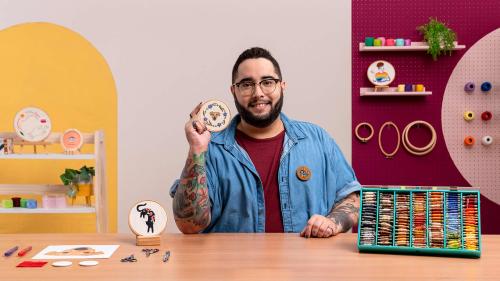 Domestika - Embroidered Pet Miniatures with Needle Painting