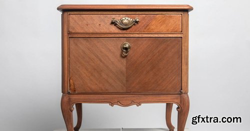 Domestika - Step-by-Step Furniture Refurbishment for a Washed-Wood Effect