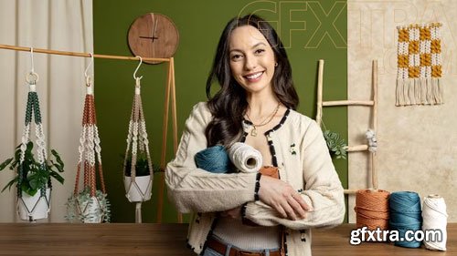 Domestika - Macramé Plant Hangers: Create Unique and Decorative Designs