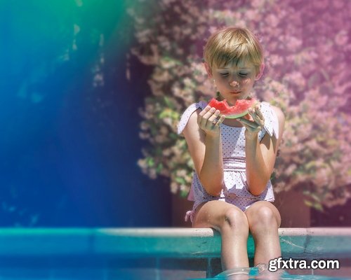 Megbittonproductions - Five Minute Edit: Pool Day