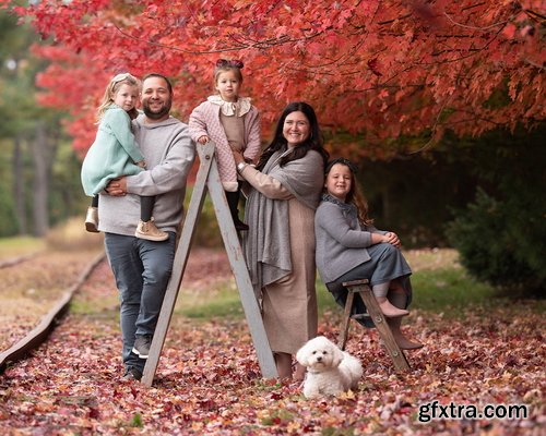 Megbittonproductions - Family Color