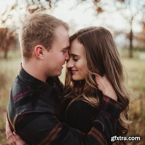 Twig & Olive Photography - Couple’s Romantic Posing