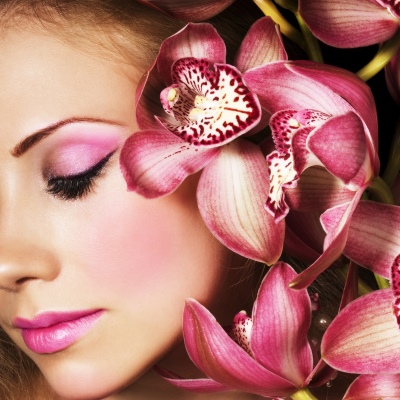 Beautiful Female Face With Flowers 25xJPG