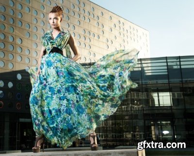 Girl on a City Streets Background 25xJPG Girl on a City Streets Background 25xJPG