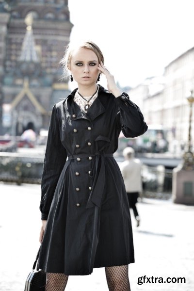 Girl on a City Streets Background 25xJPG Girl on a City Streets Background 25xJPG