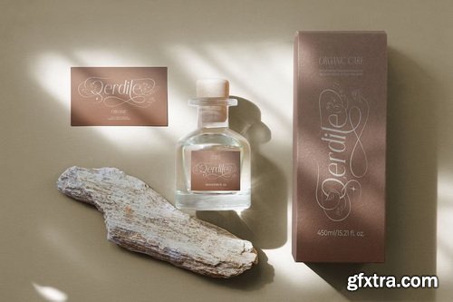 CreativeMarket - Flyhayer Typeface