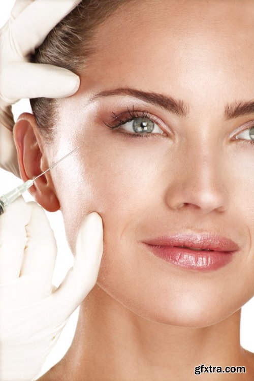 Woman Get a Botox Injection 25xJPG