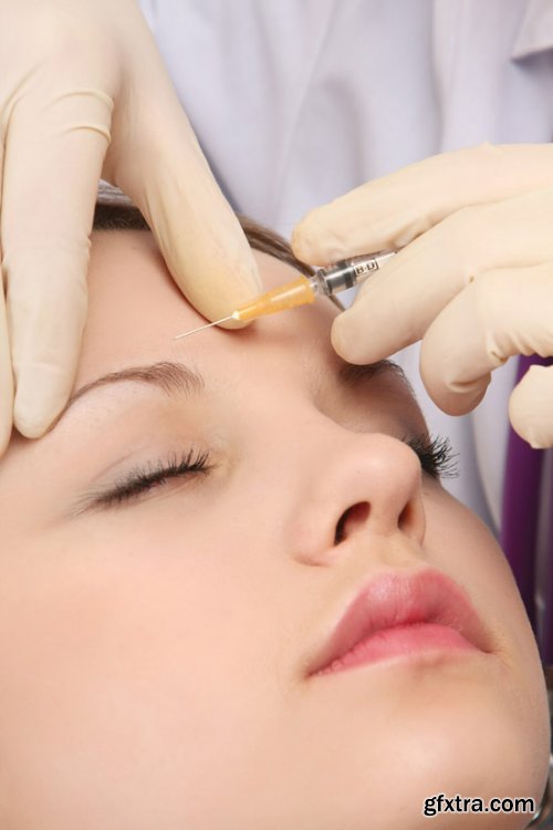 Woman Get a Botox Injection 25xJPG