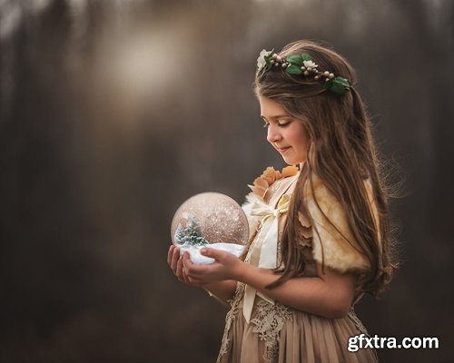 Megbittonproductions - Snow Globe Magic - Lori Lesh