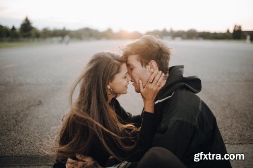 Beloved Stories - Maria & Linda Adventurous Collection